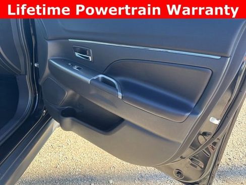 Used 2025 Mitsubishi Outlander Sport SE AWD/4WD image 23