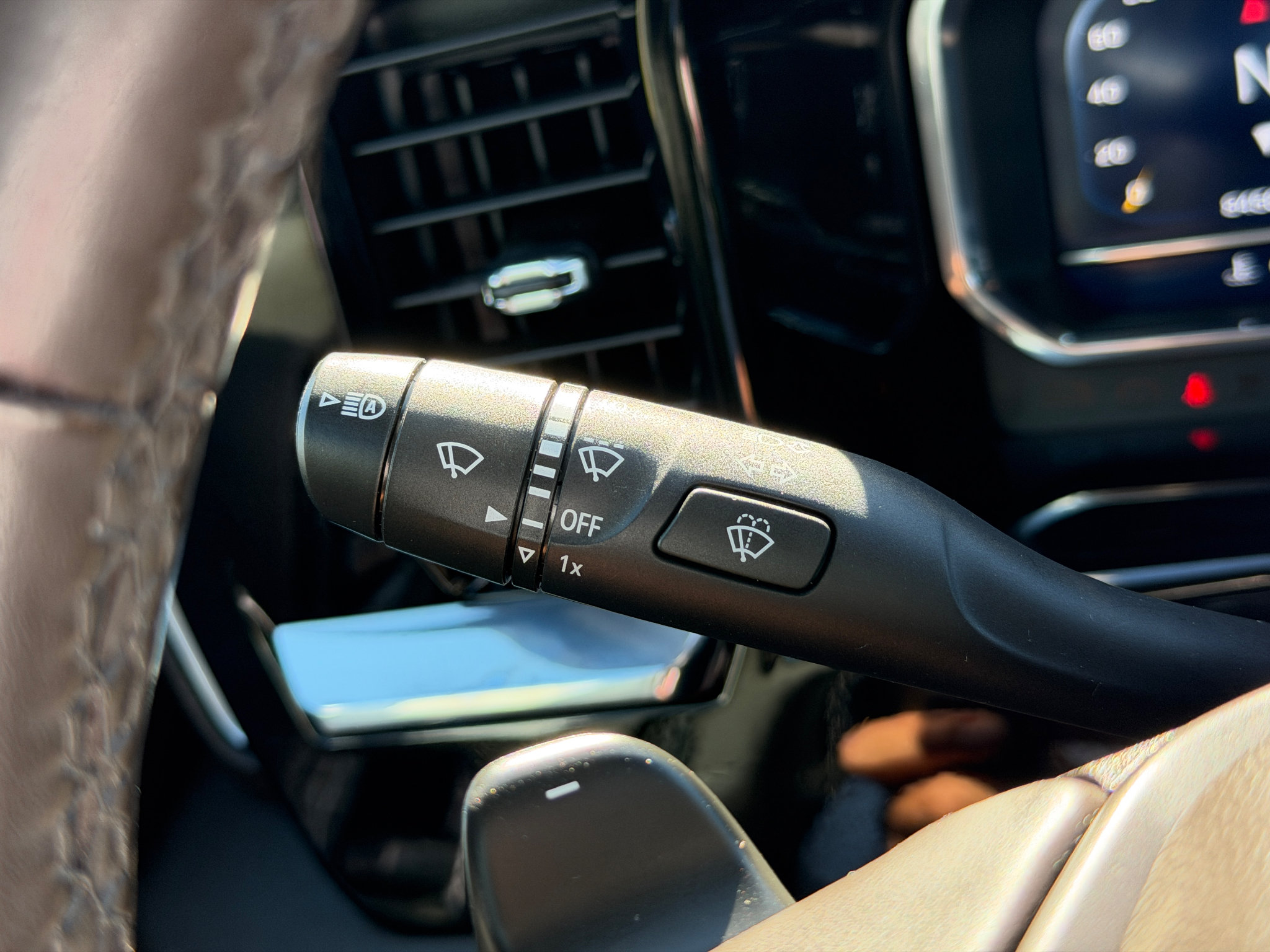 Used 2024 Chevrolet Silverado 1500 LTZ AWD/4WD image 11