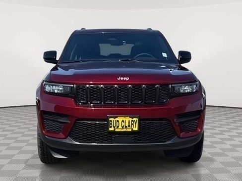 New 2025 Jeep Grand Cherokee Altitude AWD/4WD image 8