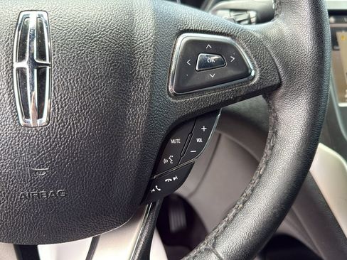 Used 2017 Lincoln MKC Premiere FWD image 12
