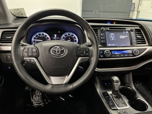 Used 2015 Toyota Highlander XLE image 5