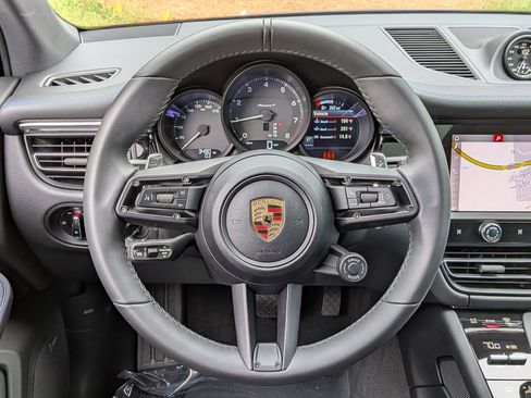 Certified 2025 Porsche Macan Turbo AWD/4WD image 8