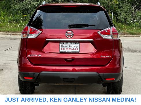Used 2016 Nissan Rogue SV AWD/4WD image 4