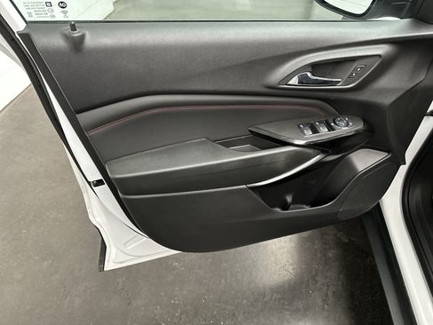 Used 2024 Chevrolet Trax RS w/ Driver Confidence Package FWD image 17