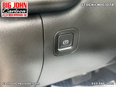 Used 2021 Chevrolet Silverado 1500 Custom Trail Boss AWD/4WD image 16