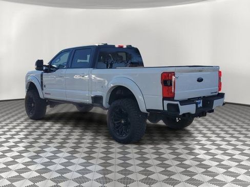 New 2026 Ford F250 Lariat w/ Black Appearance Package image 4