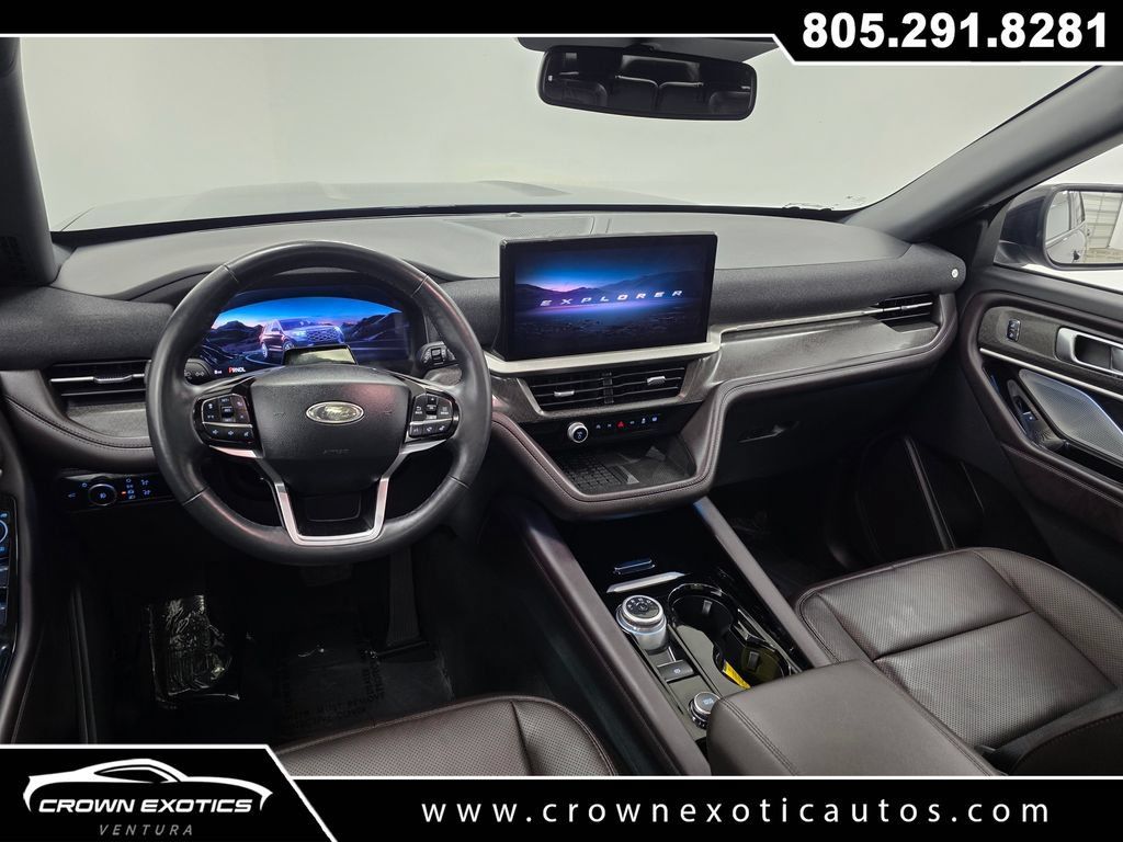 Used 2025 Ford Explorer Platinum w/ LUX Leather Package AWD/4WD image 19