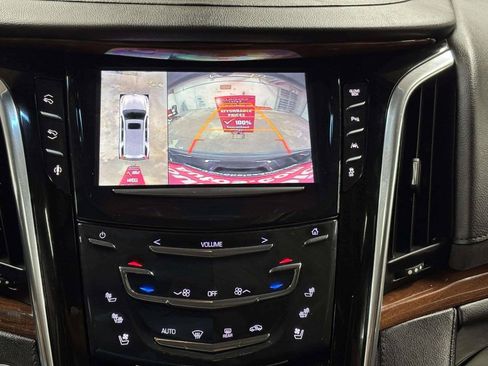Used 2016 Cadillac Escalade ESV Luxury AWD/4WD image 33