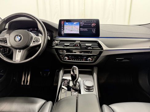Used 2023 BMW M550i xDrive AWD/4WD image 9