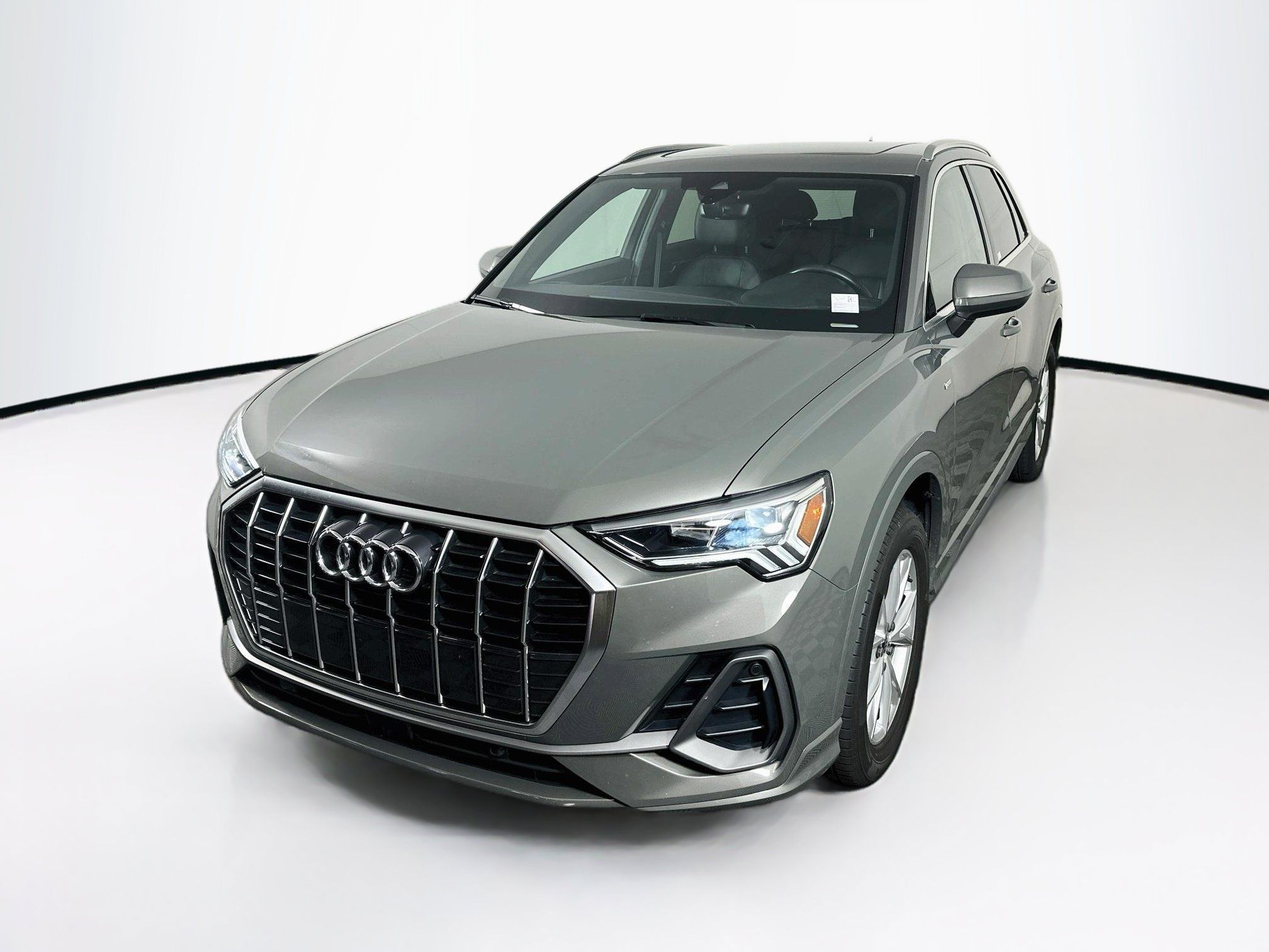 Used 2025 Audi Q3 2.0T Premium AWD/4WD image 3
