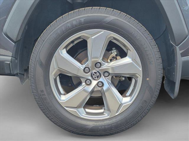 Used 2020 Toyota RAV4 Limited AWD/4WD image 13