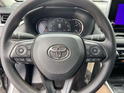 Used 2025 Toyota RAV4 LE FWD image 34