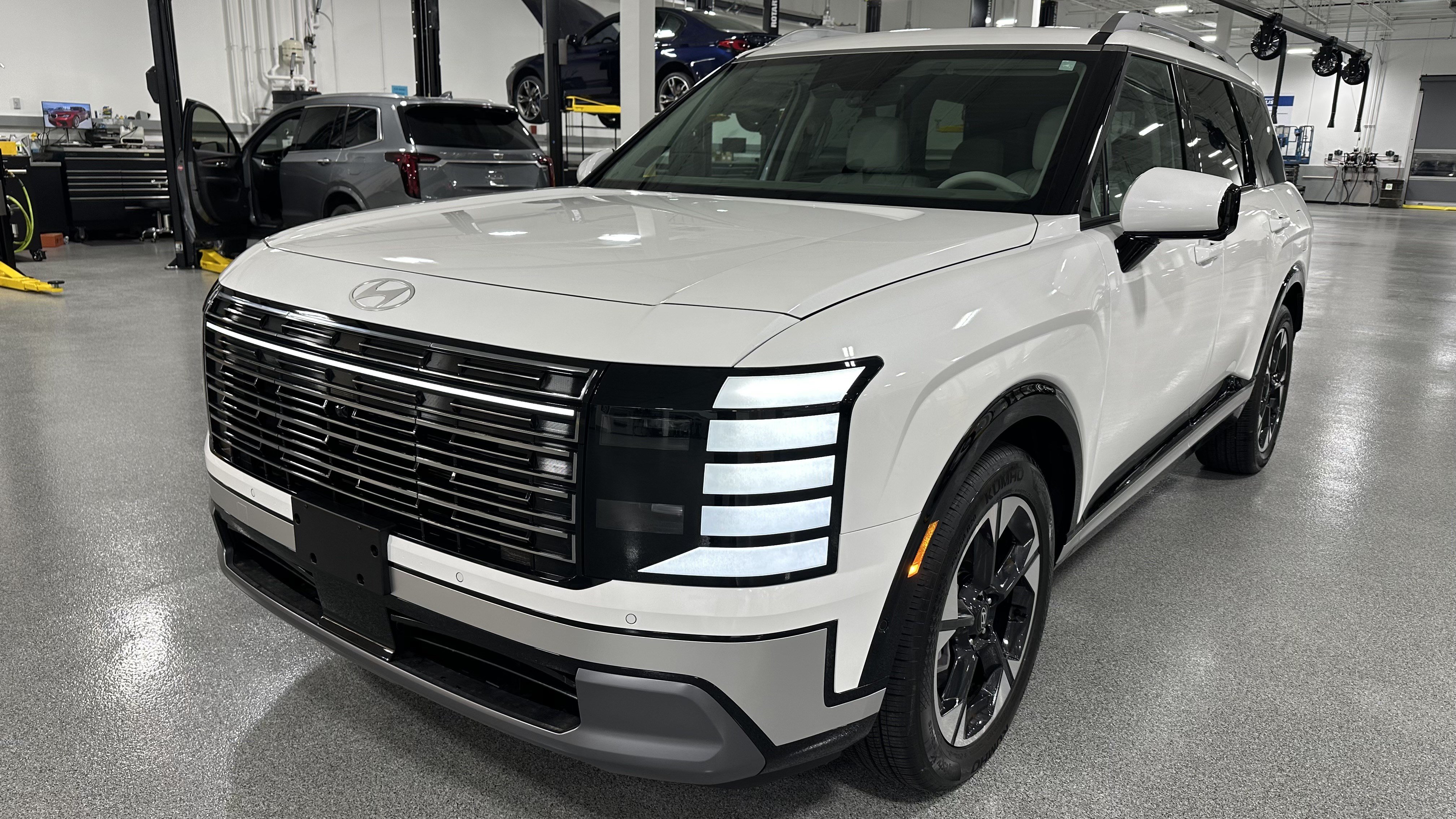 Used 2026 Hyundai Palisade Limited FWD image 5