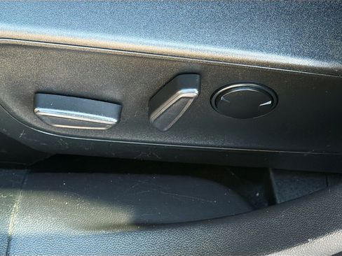 Used 2023 Ford Escape ST-Line image 25