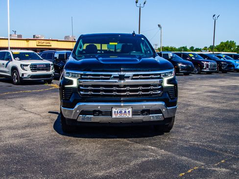 Used 2023 Chevrolet Silverado 1500 LTZ w/ LTZ Premium Package AWD/4WD image 2
