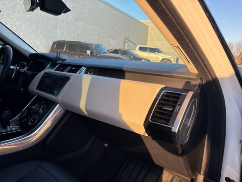 Used 2022 Land Rover Range Rover Sport HSE Silver Edition image 8