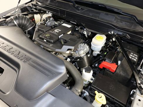 Used 2024 RAM 2500 Big Horn AWD/4WD image 33