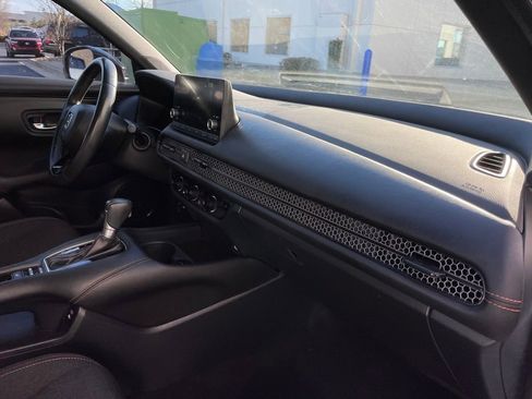 Certified 2024 Honda HR-V Sport image 32