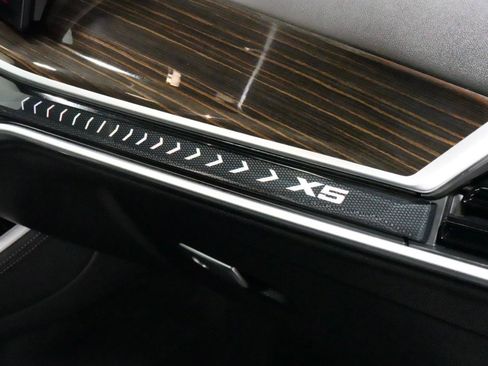 Used 2025 BMW X5 xDrive40i w/ Premium Package AWD/4WD image 8