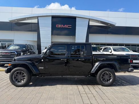 Used 2023 Jeep Gladiator Overland AWD/4WD image 1