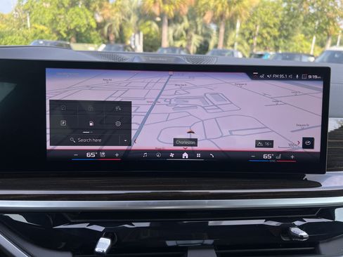 Used 2025 BMW X7 M60i AWD/4WD image 24