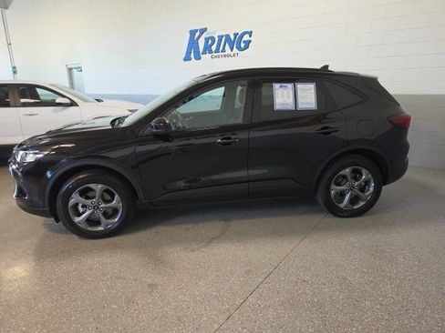 Used 2025 Ford Escape ST-Line Select AWD/4WD image 3