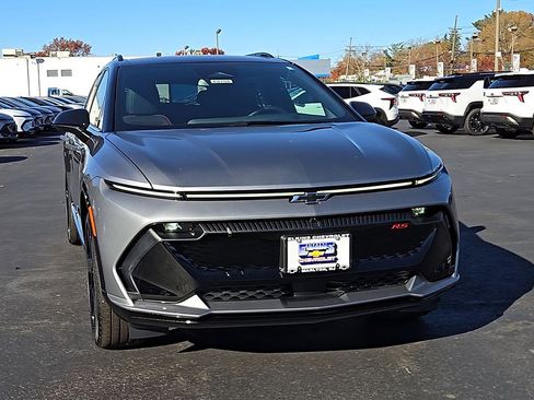 New 2026 Chevrolet Equinox EV RS image 7