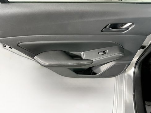 Used 2024 Nissan Altima 2.5 SV image 24