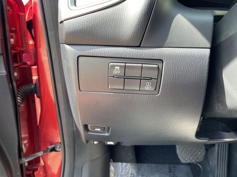 Used 2018 MAZDA MAZDA3 Touring image 22