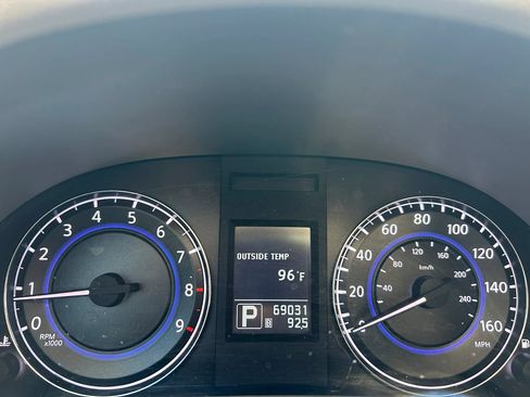 Used 2010 INFINITI G37 Journey w/ Premium Pkg RWD image 25