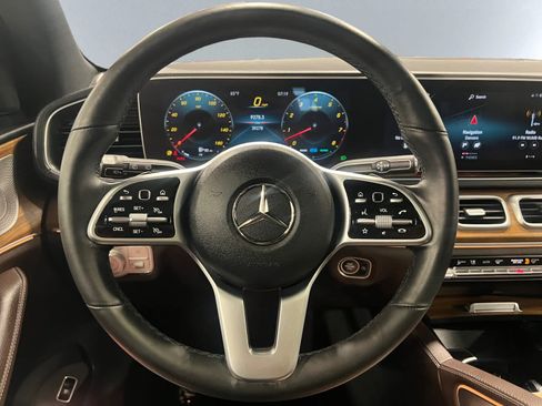 Used 2022 Mercedes-Benz GLS 450 4MATIC image 17