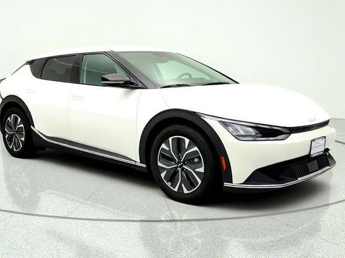 Used 2024 Kia EV6 Light AWD/4WD image 3