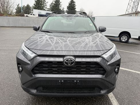 Used 2022 Toyota RAV4 XLE Premium image 3