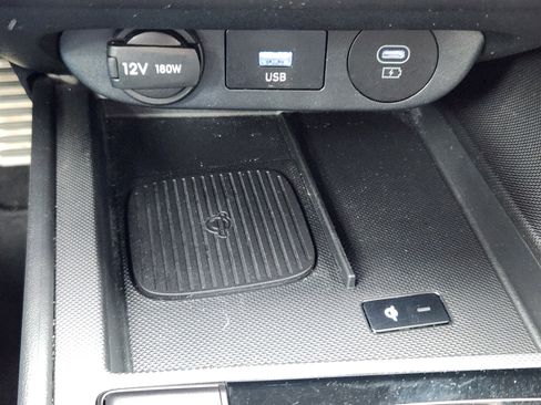 Used 2025 Hyundai Elantra Sport image 30