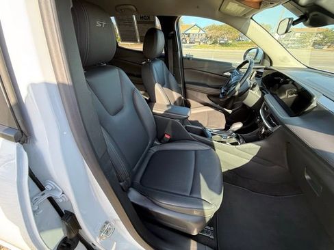 Used 2024 Buick Encore GX Sport Touring w/ Comfort Package FWD image 11