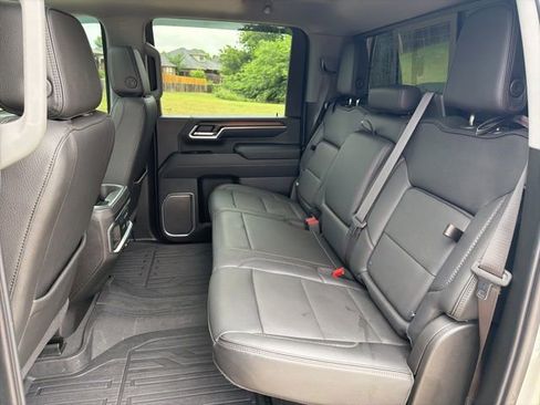 Used 2024 GMC Sierra 2500 Denali w/ Technology Package AWD/4WD image 30
