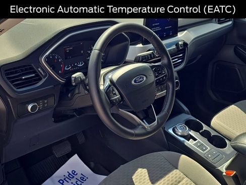 Used 2022 Ford Escape SE w/ Cold Weather Package AWD/4WD image 9
