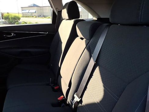 Used 2017 Kia Sorento FWD image 17