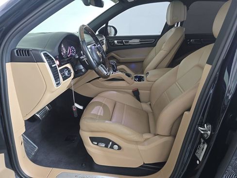 Used 2019 Porsche Cayenne S AWD/4WD image 8