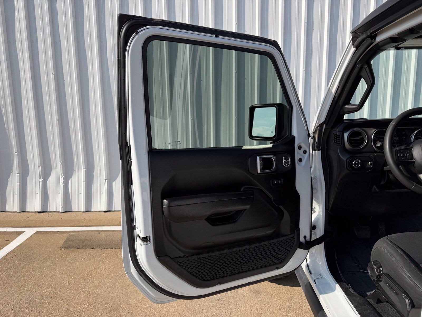 Used 2023 Jeep Gladiator Sport AWD/4WD image 22