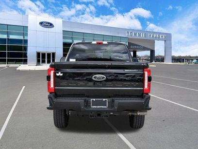 New 2026 Ford F250 Lariat w/ Black Appearance Package