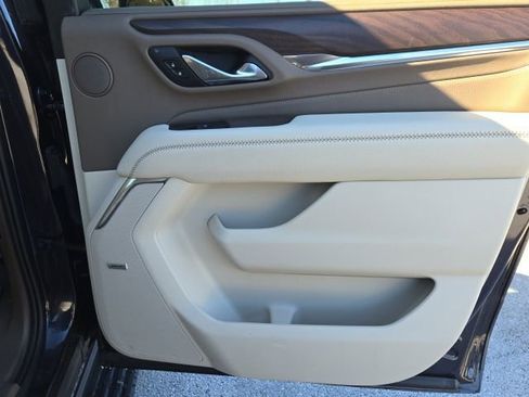 Used 2023 GMC Yukon XL Denali w/ Advanced Technology Package image 21