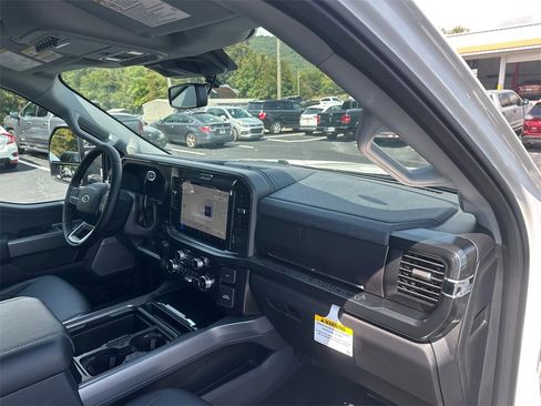 New 2026 Ford F250 Lariat w/ Chrome Package image 12