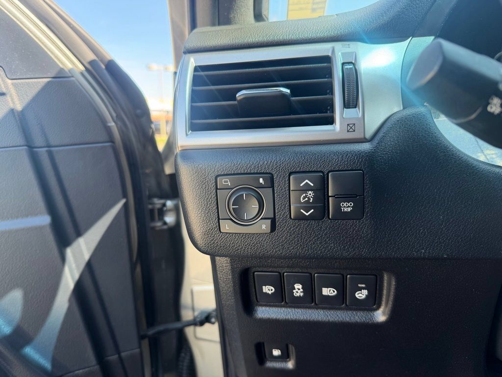 Used 2023 Lexus GX 460 Premium AWD/4WD image 22