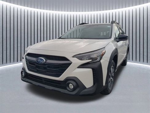 Used 2023 Subaru Outback Premium image 9