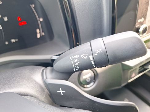 Used 2025 Toyota Camry SE w/ Convenience Package image 22