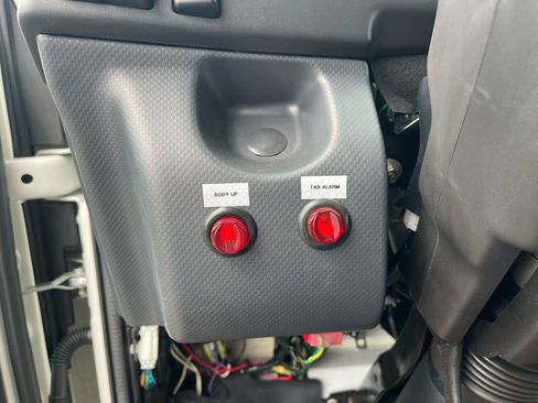 Used 2024 Chevrolet Low Cab Forward image 23