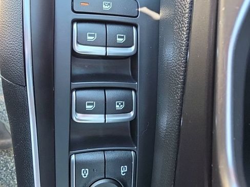 Used 2021 Kia Sorento LX FWD image 19