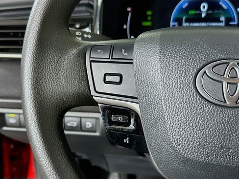 Used 2025 Toyota Camry LE FWD image 16