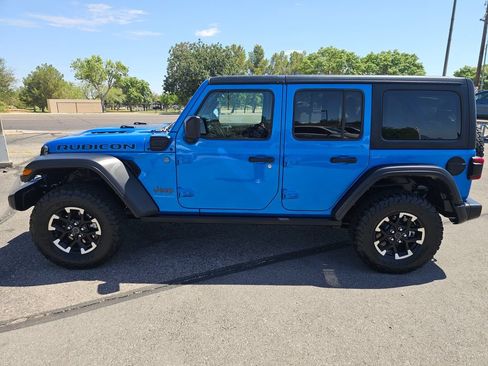 Used 2024 Jeep Wrangler Unlimited Rubicon 4xe AWD/4WD image 2
